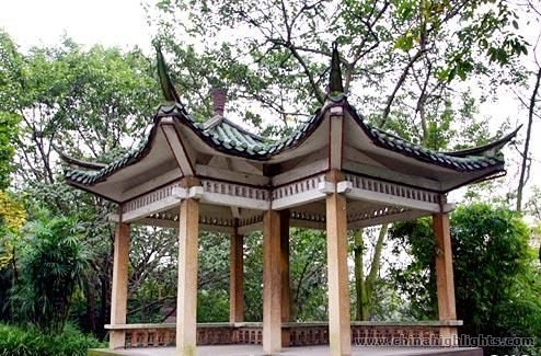 The Goose Neck Park gives all the tourists a feeling of serenity at its sights