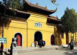 Linggu Temple