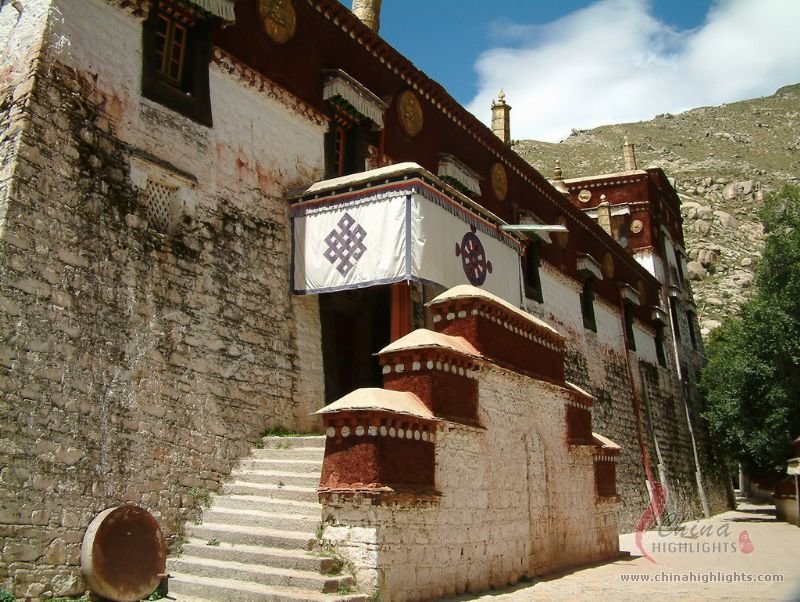 Long Trip Through the Memories of China, Yangtze and Tibet